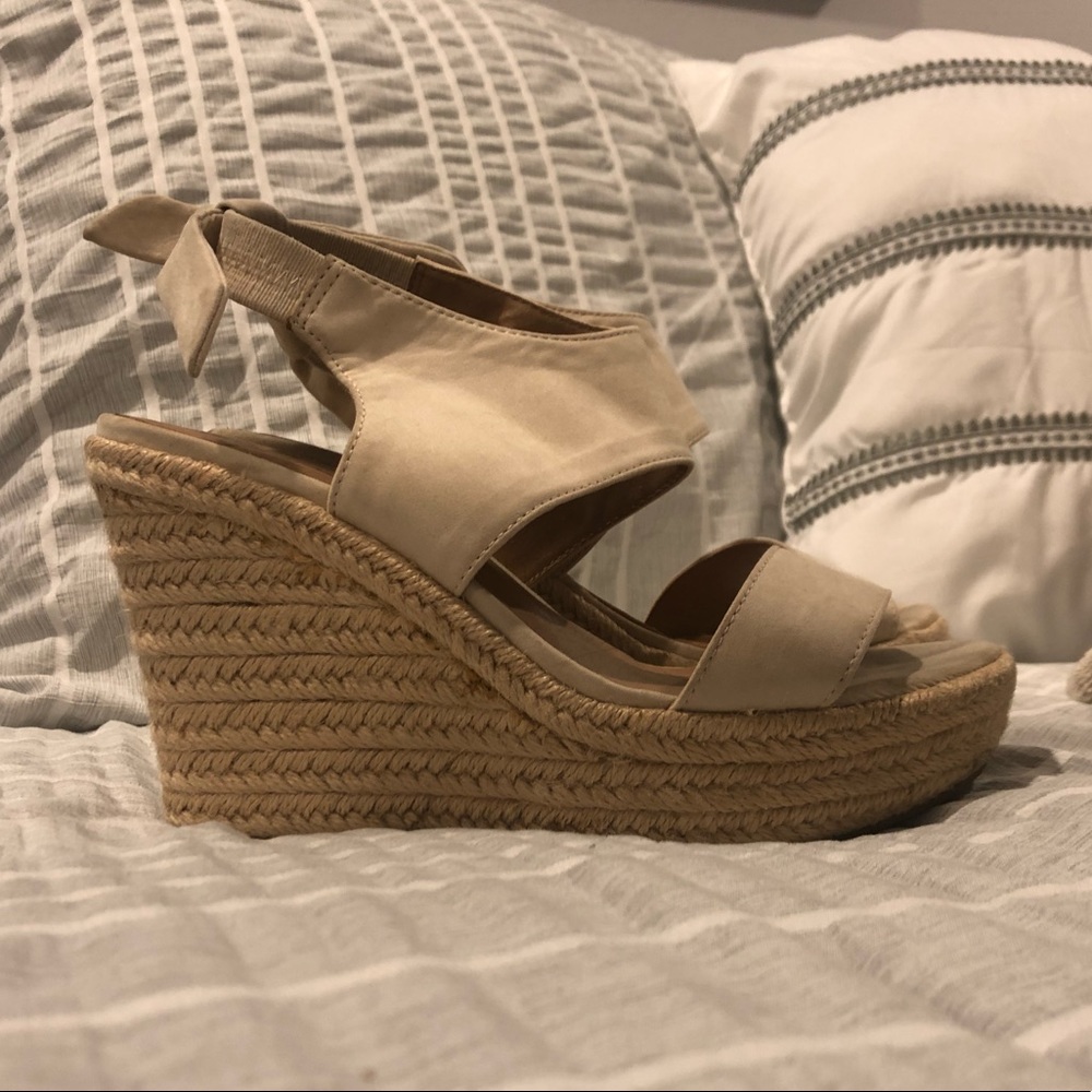 Espadrille wedge heal
